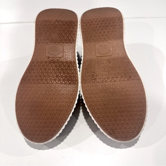 White Mountain Black and White Women's Platform Sneakers, Size 7 - Picture 4 of 7